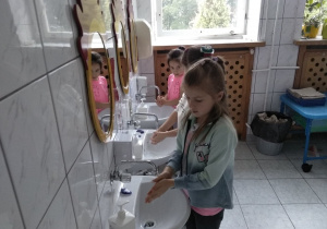 Myjemy ręce naszymi mydełkami